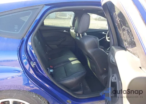 2014 Ford Focus St z USA, uszkodzony, nr VIN 1FADP3L96EL461854